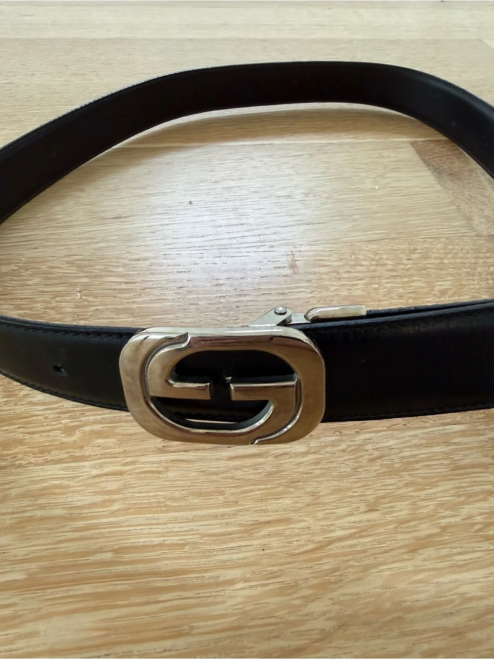 Authentic Gucci Black Leather Men’s Belt with Gold Interlocking G Buckle